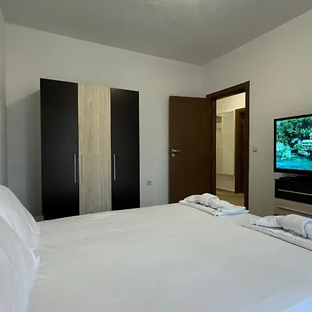 Bratanov Cascadas Apartment